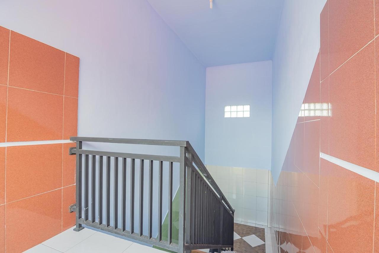 Reddoorz Syariah @ Tambak Mekar Street Subang Hotel Djalantjagak Exterior photo