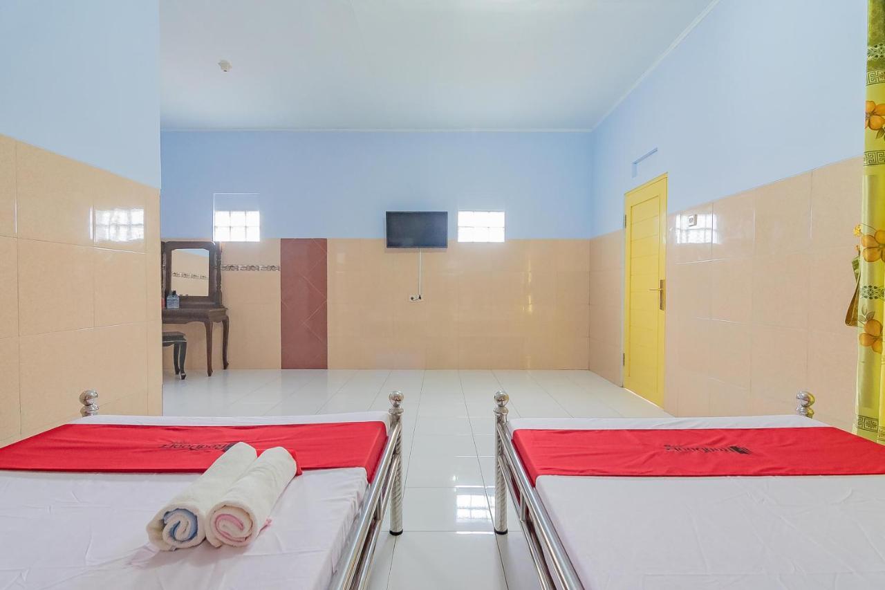 Reddoorz Syariah @ Tambak Mekar Street Subang Hotel Djalantjagak Exterior photo