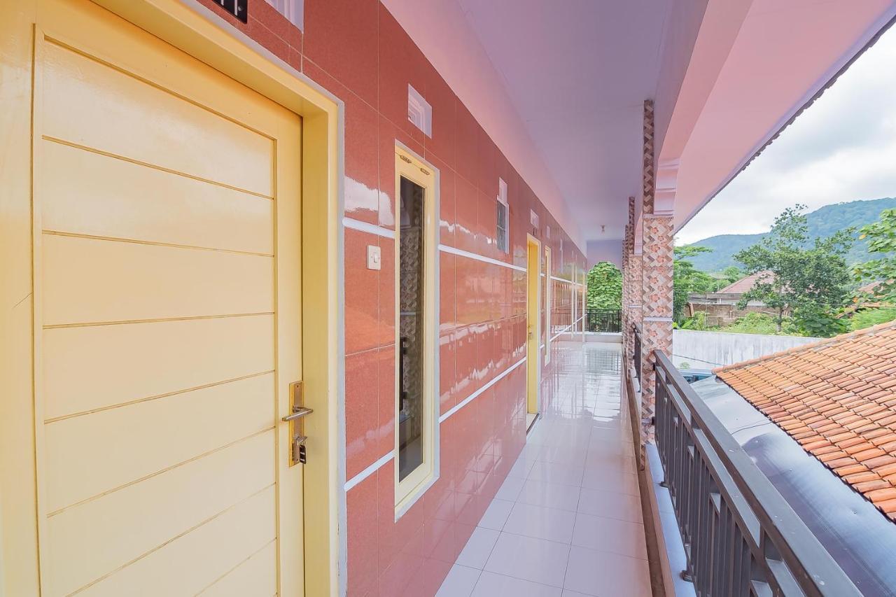 Reddoorz Syariah @ Tambak Mekar Street Subang Hotel Djalantjagak Exterior photo