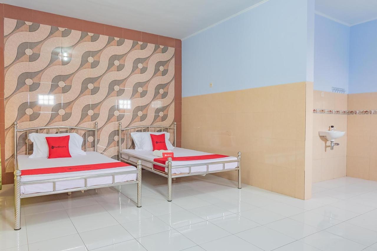 Reddoorz Syariah @ Tambak Mekar Street Subang Hotel Djalantjagak Exterior photo